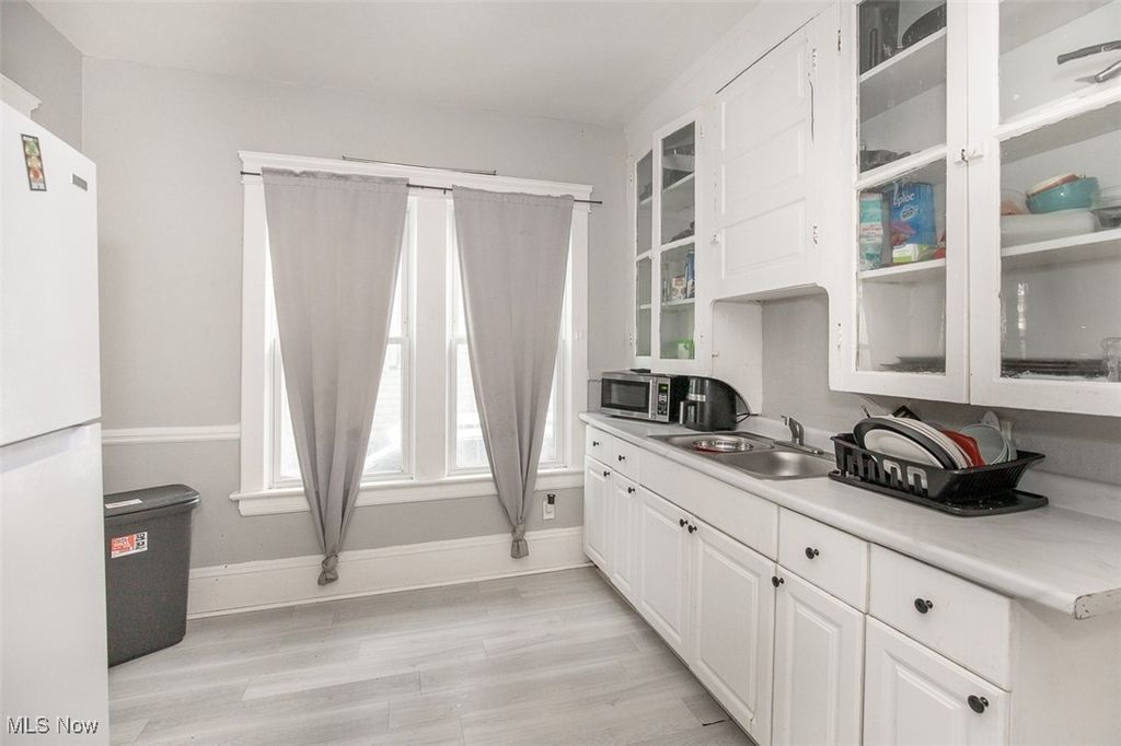 Photo of 10322 Parkgate Avenue, Cleveland, OH 44108 (MLS # 5175569)