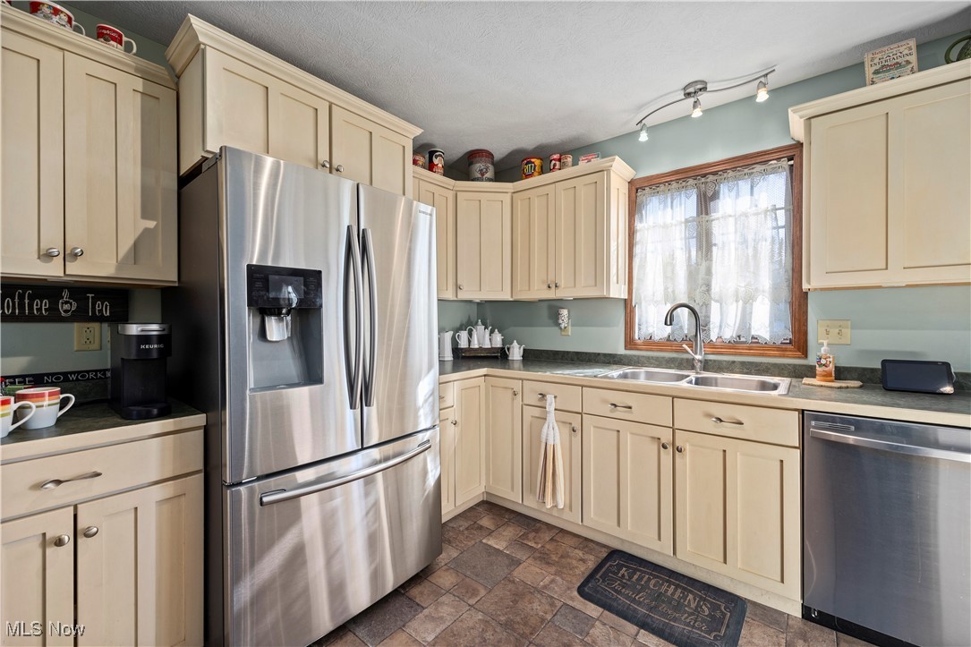 17 W Maple Drive, Seville, Ohio image 22