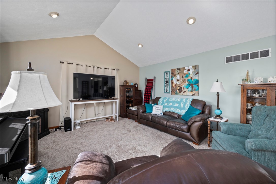 17 W Maple Drive, Seville, Ohio image 17