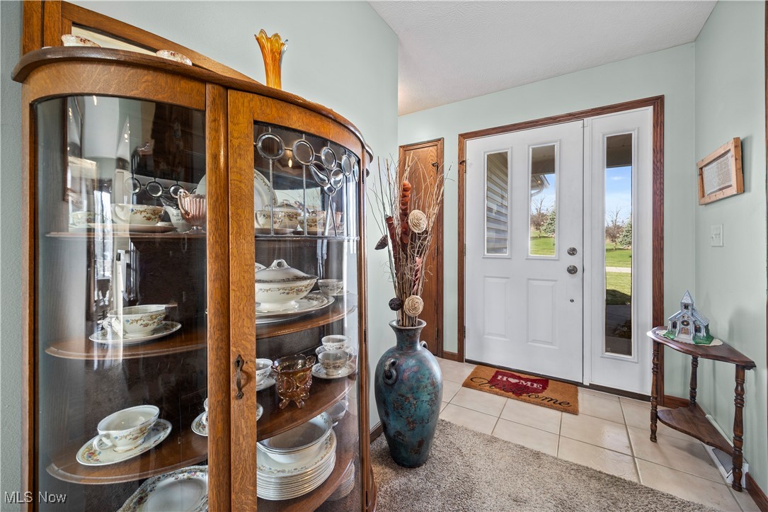 17 W Maple Drive, Seville, Ohio image 2