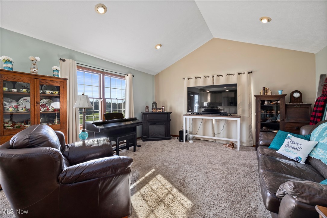 17 W Maple Drive, Seville, Ohio image 14