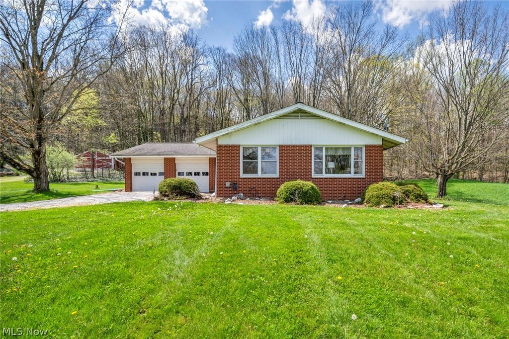Photo of 9400 Mennonite Road, Wadsworth, OH 44281 (MLS # 5203238)