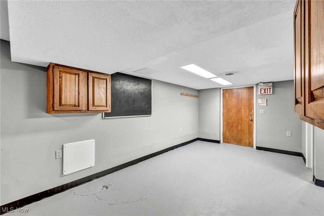 Beebes 01 - Commercial Sale