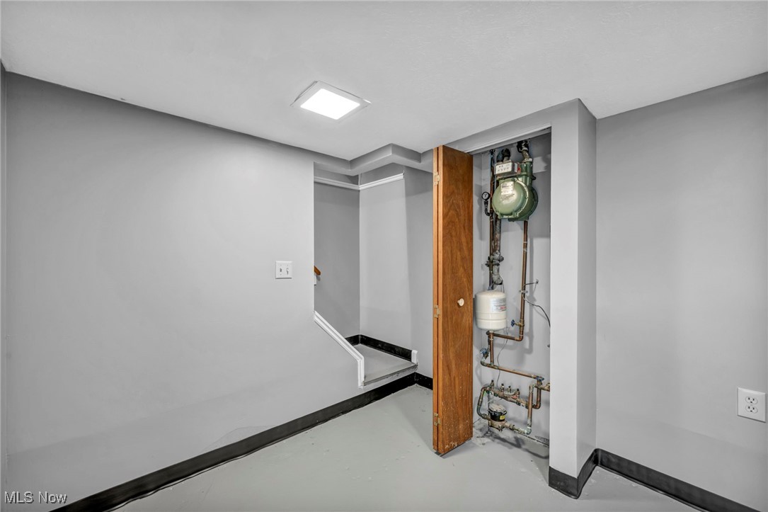 Beebes 01 - Commercial Sale