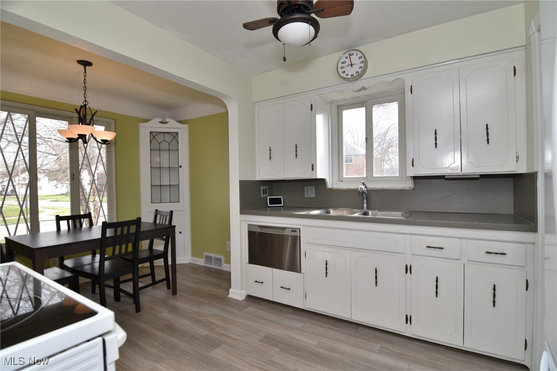 14501 Caldwell Avenue, Cleveland, Ohio image 14