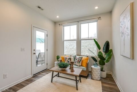 Tiny photo for 855 Dipper Lane, Aurora, OH 44202 (MLS # 5189011)