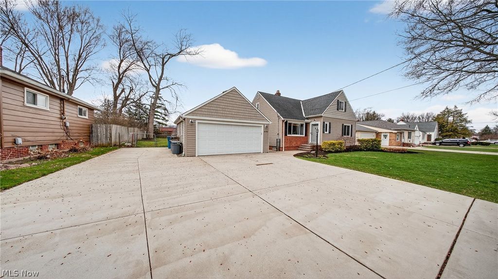 Photo of 6716 Charles Road, North Olmsted, OH 44070 (MLS # 5190540)