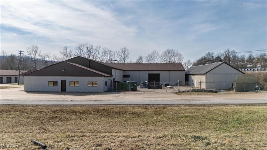 Multi - building industrial park located in Parkersburg, WV.  Features a 10,000 Sq ft Building with front offices. This site has 8 additional 2,700 open span buildings for multiple uses making up a total of approximately 30,000 under roof square footage. 3 parcels totaling 11.51 acres.