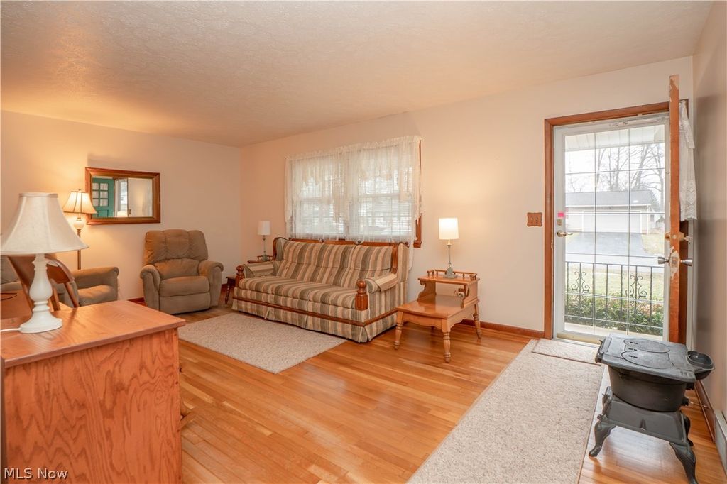 Photo of 330 34th Street SW, Canton, OH 44706 (MLS # 5187596)