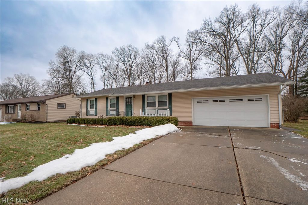 Photo of 330 34th Street SW, Canton, OH 44706 (MLS # 5187596)