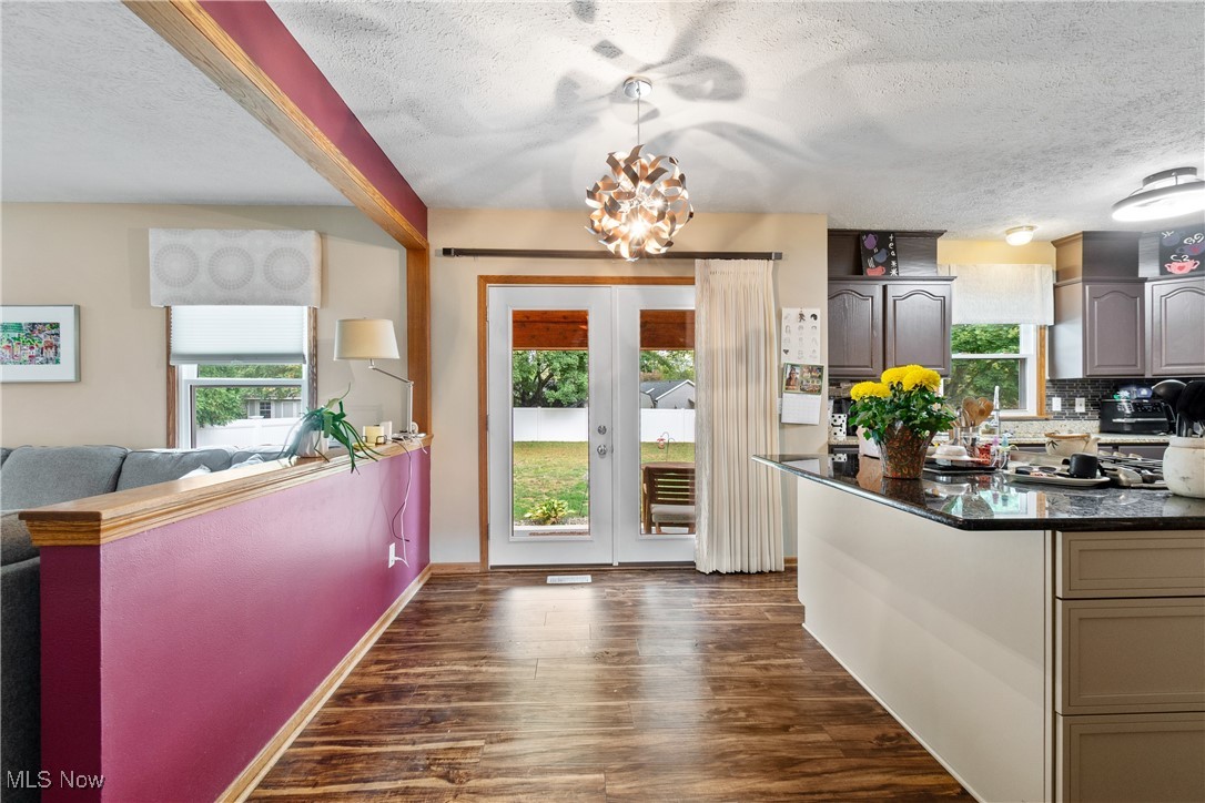 Williamsburg Village Estates - Residential