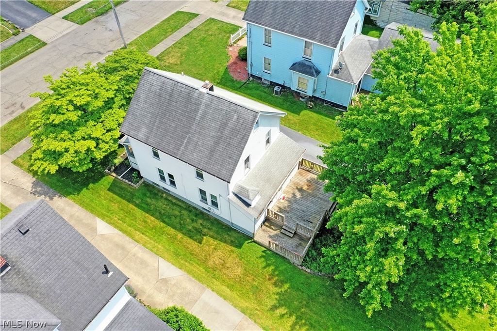 Photo of 124 Lincoln Avenue, Niles, OH 44446 (MLS # 5216912)