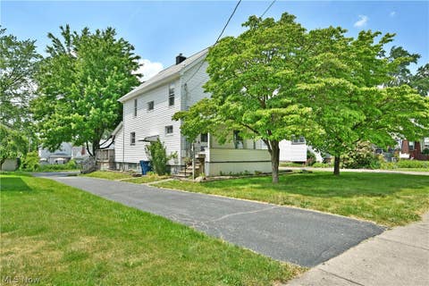 Homes For Sale - 124 Lincoln Avenue<br/> Niles, OH 44446