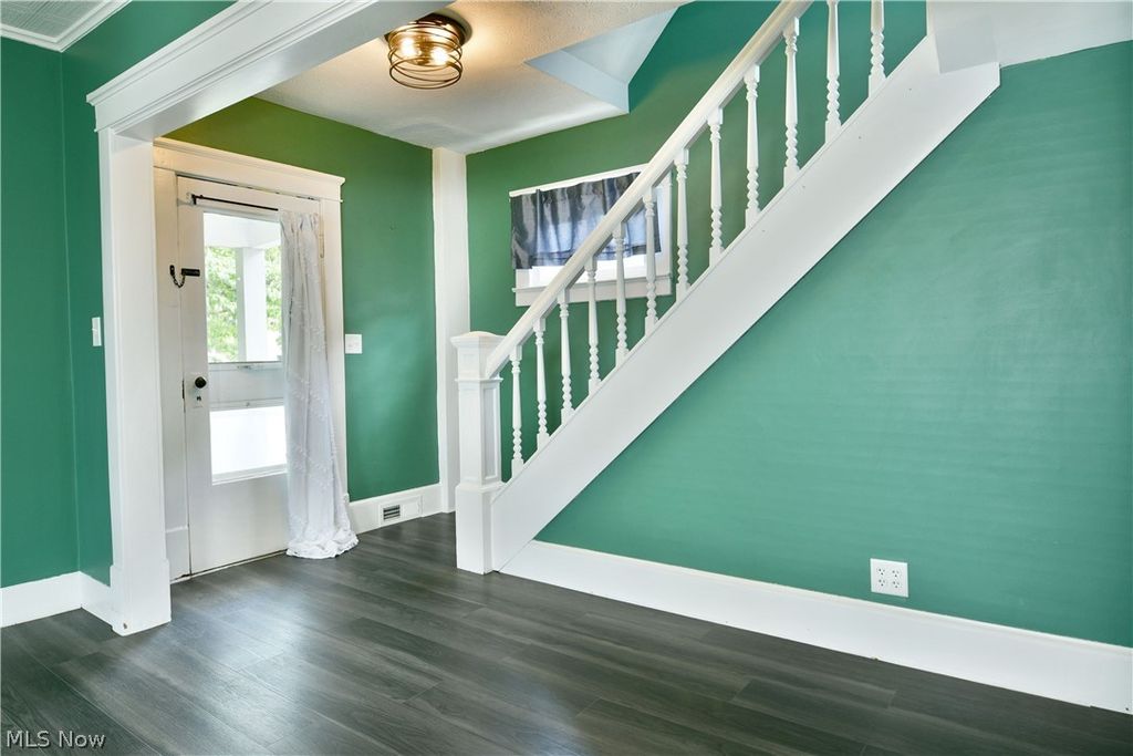 Photo of 124 Lincoln Avenue, Niles, OH 44446 (MLS # 5216912)