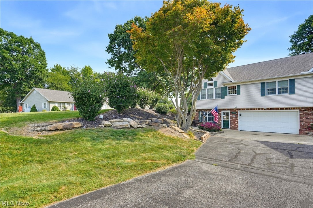 4035 Woodlands Drive