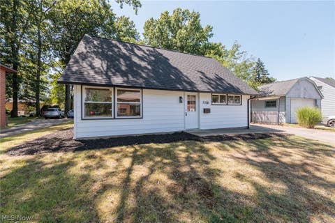 Homes For Sale - 1130 Saxe Avenue<br/> Cuyahoga Falls, OH 44221
