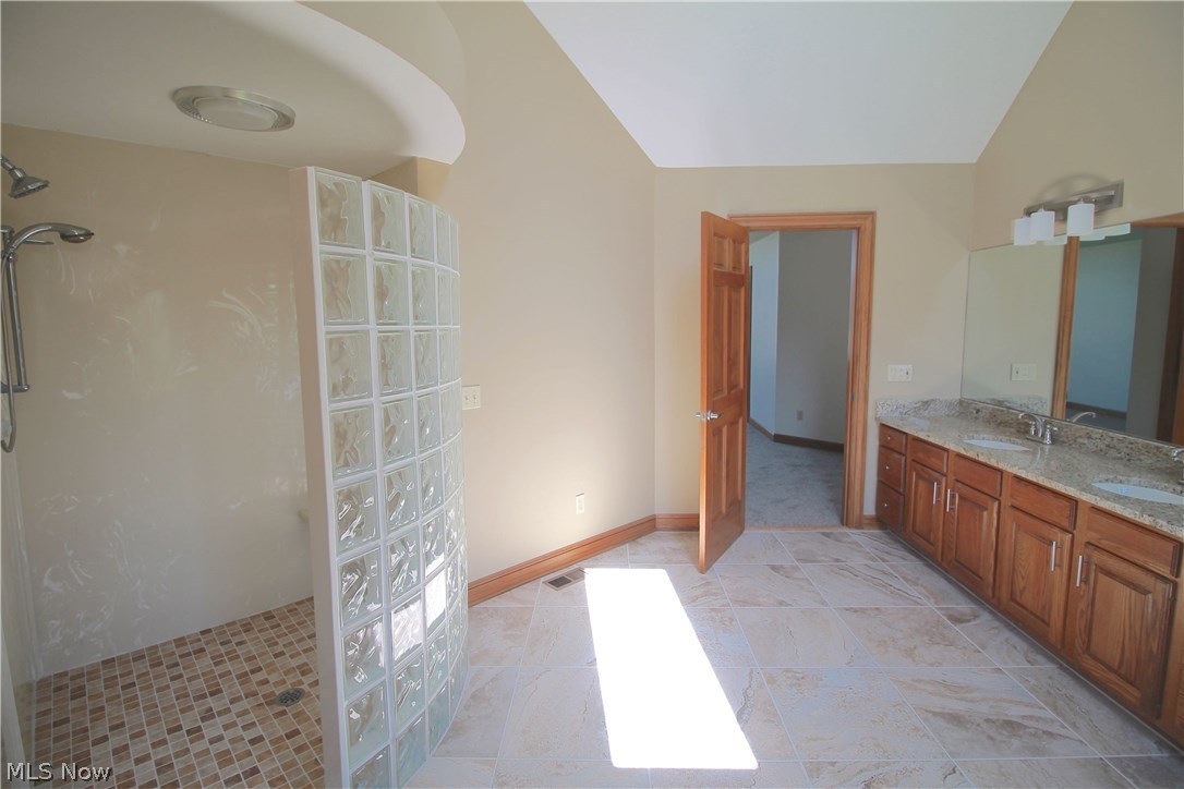 Di Novi Acres - Residential