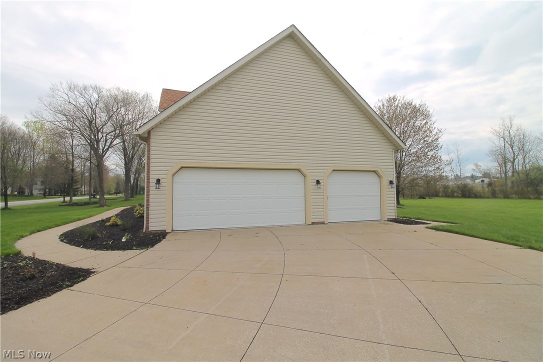 Di Novi Acres - Residential