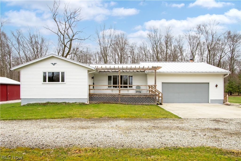 Photo of 40126 Jones Road, Wellington, OH 44090 (MLS # 5197056)