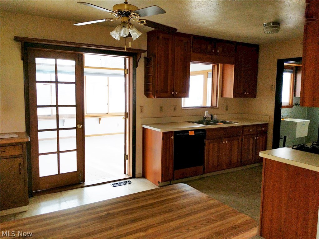 Royal View Allotment - Residential