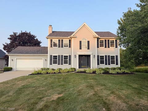Homes For Sale - 73 Lakecrest Boulevard<br/> Hinckley, OH 44233