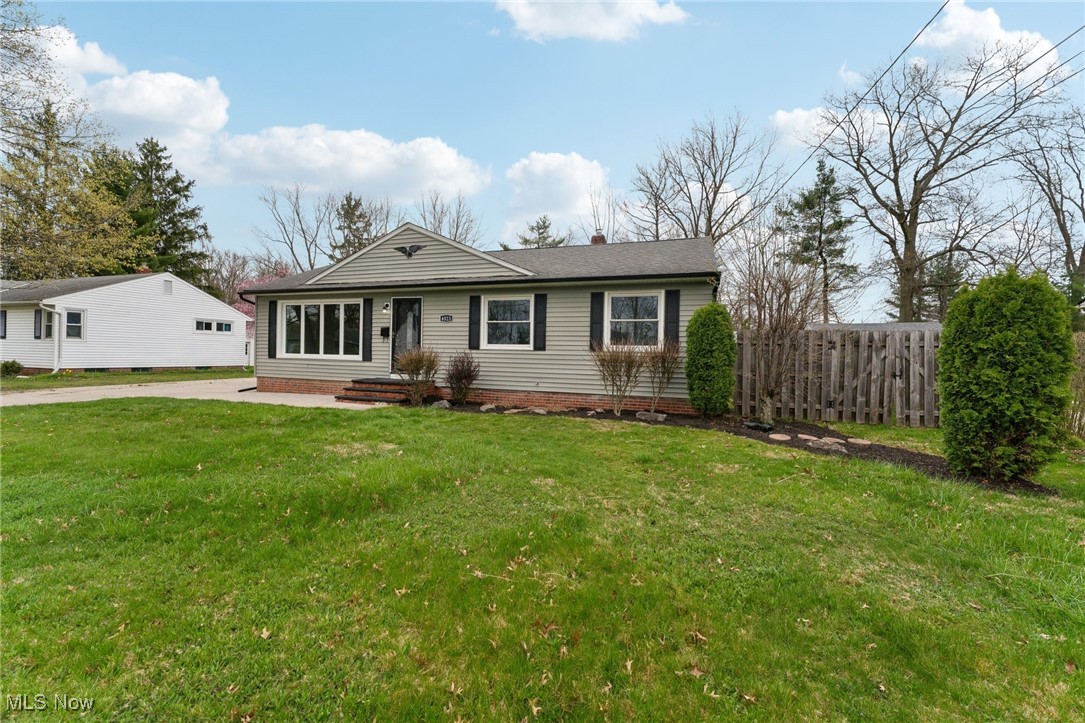 6523 Charles Road, North Olmsted, Ohio image 9