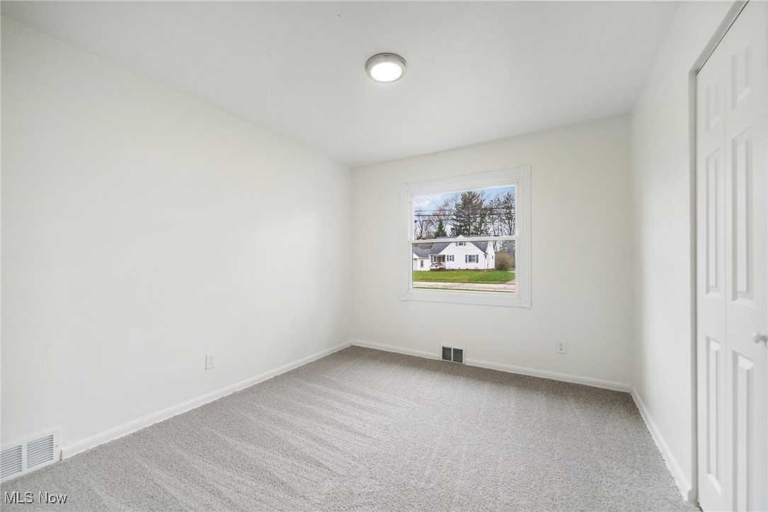 6523 Charles Road, North Olmsted, Ohio image 24