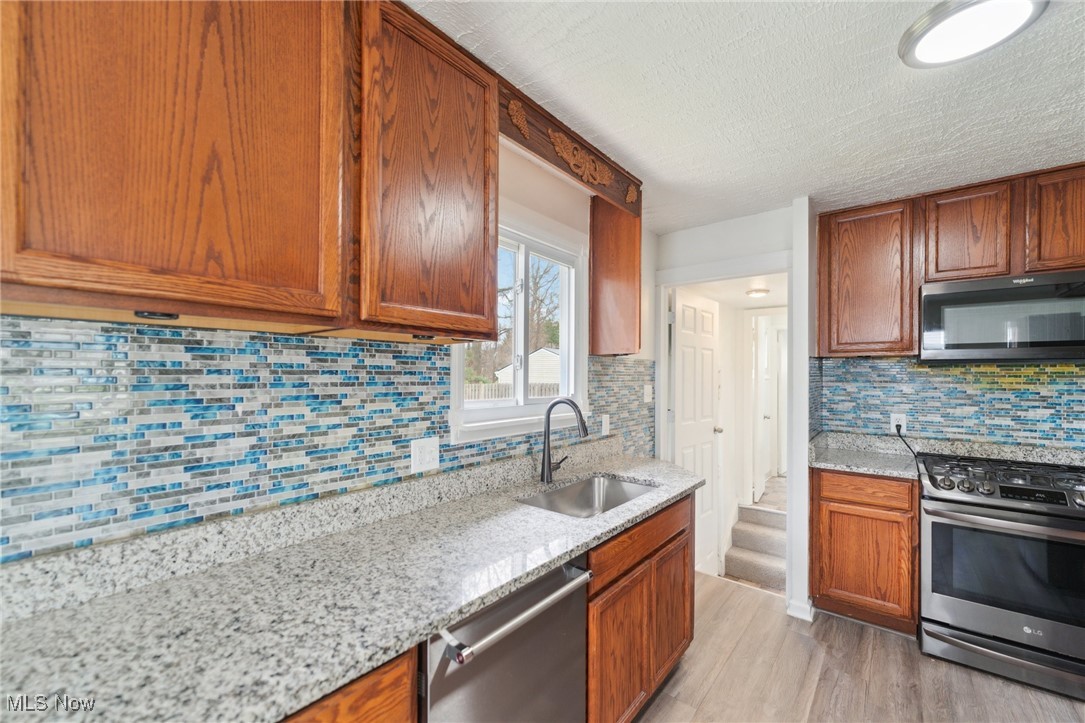 6523 Charles Road, North Olmsted, Ohio image 16