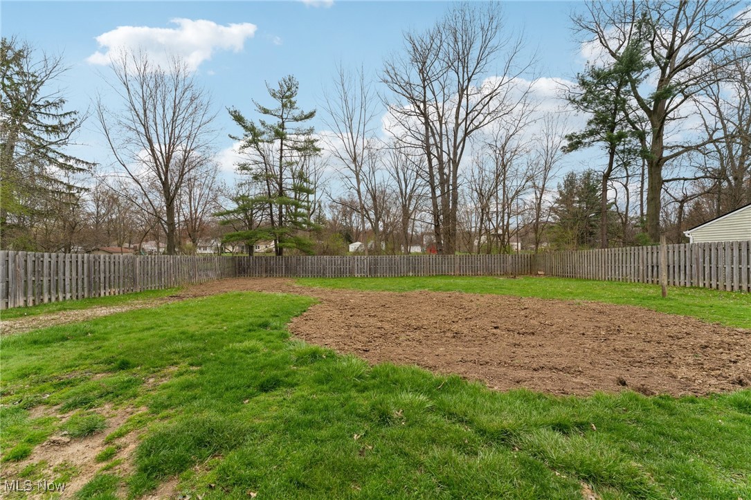 6523 Charles Road, North Olmsted, Ohio image 10