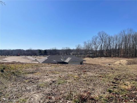 Photo of 1817 Wildridge Drive NW, Massillon, OH 44646 (MLS # 5179590)