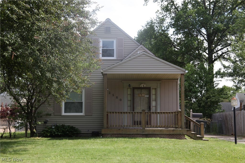 Photo of 2580 E 37th Street, Lorain, OH 44055 (MLS # 5218232)