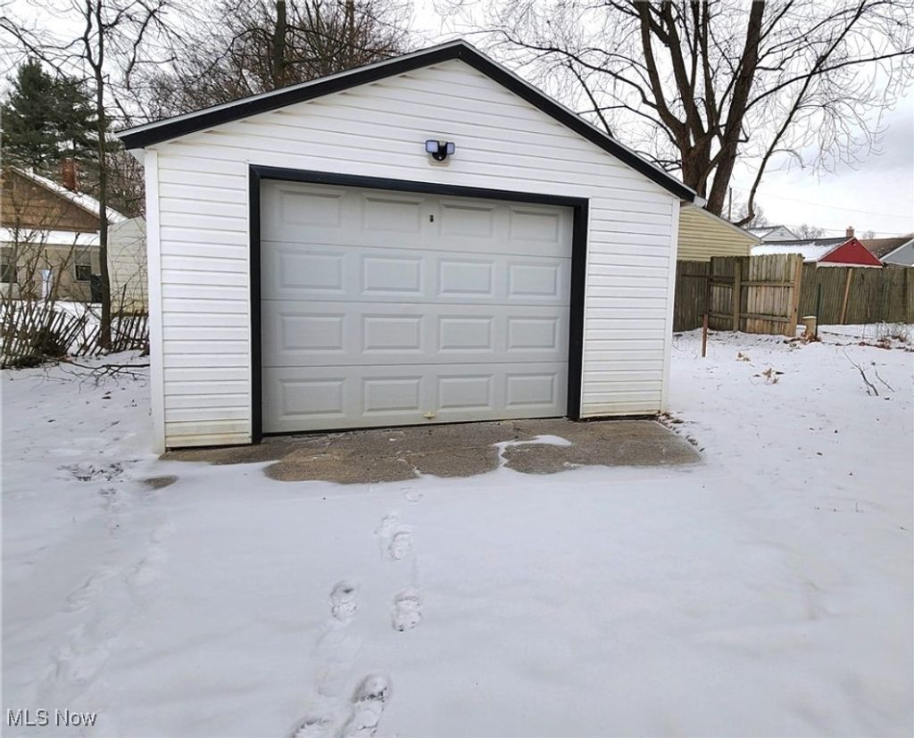 Photo of 801 Triplett Boulevard, Akron, OH 44306 (MLS # 5183212)