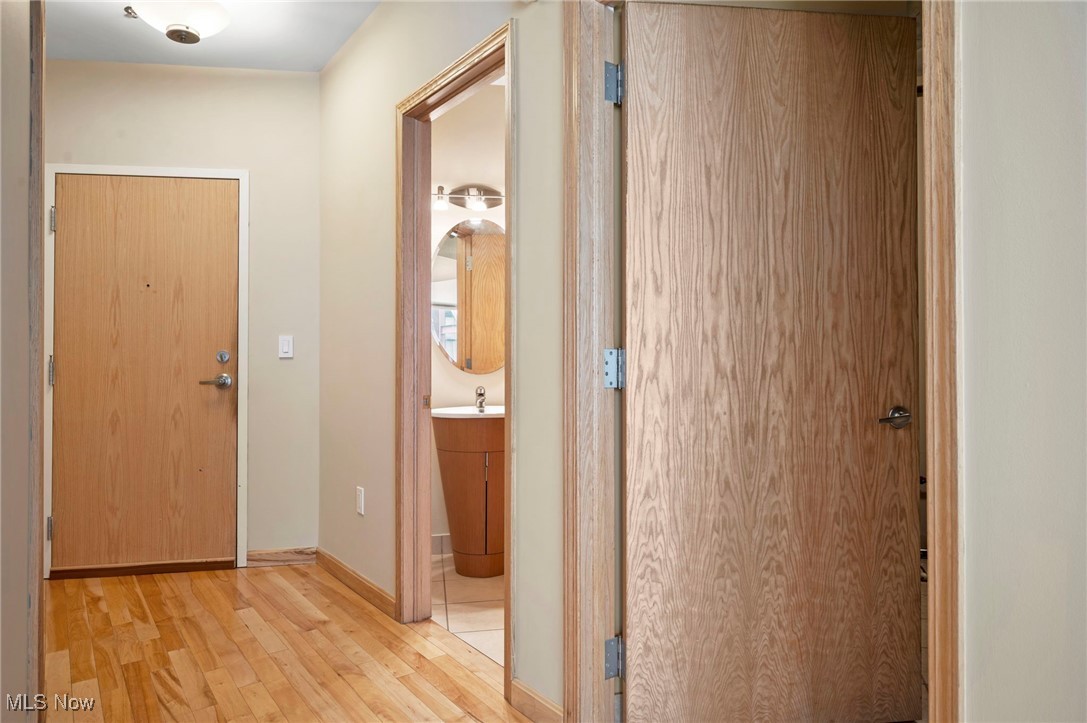 Pinnacle Condominium - Residential Lease