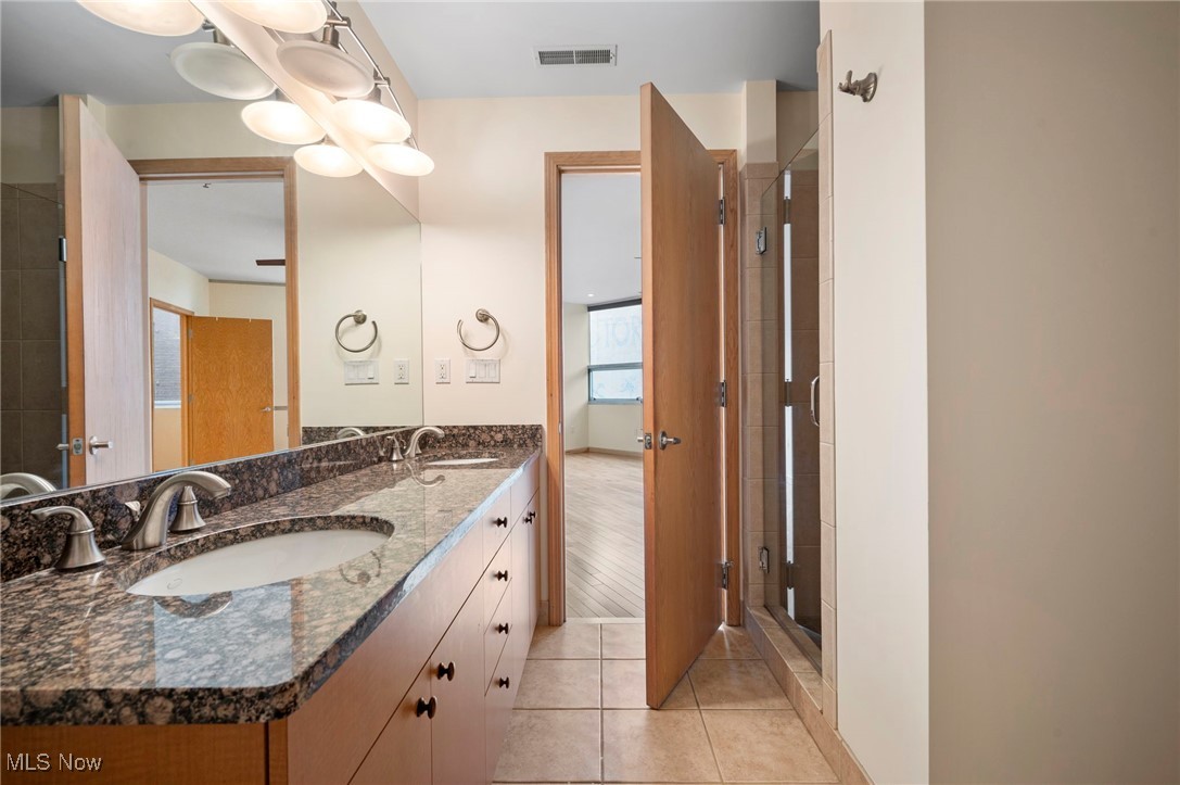 Pinnacle Condominium - Residential Lease