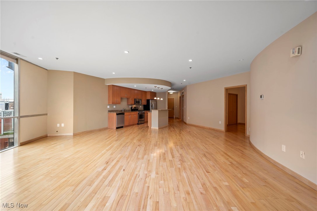 Pinnacle Condominium - Residential Lease