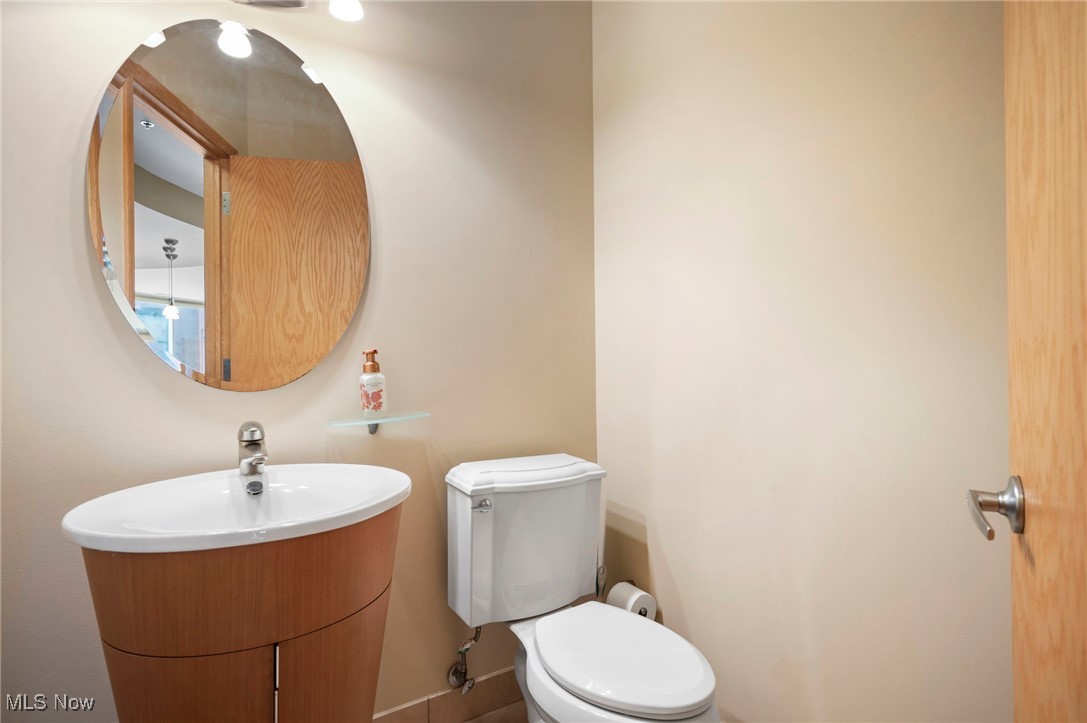 Pinnacle Condominium - Residential Lease