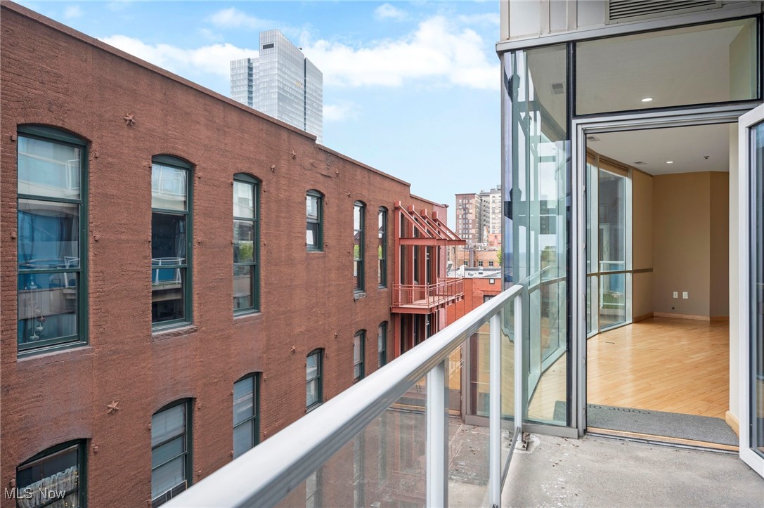 Pinnacle Condominium - Residential Lease