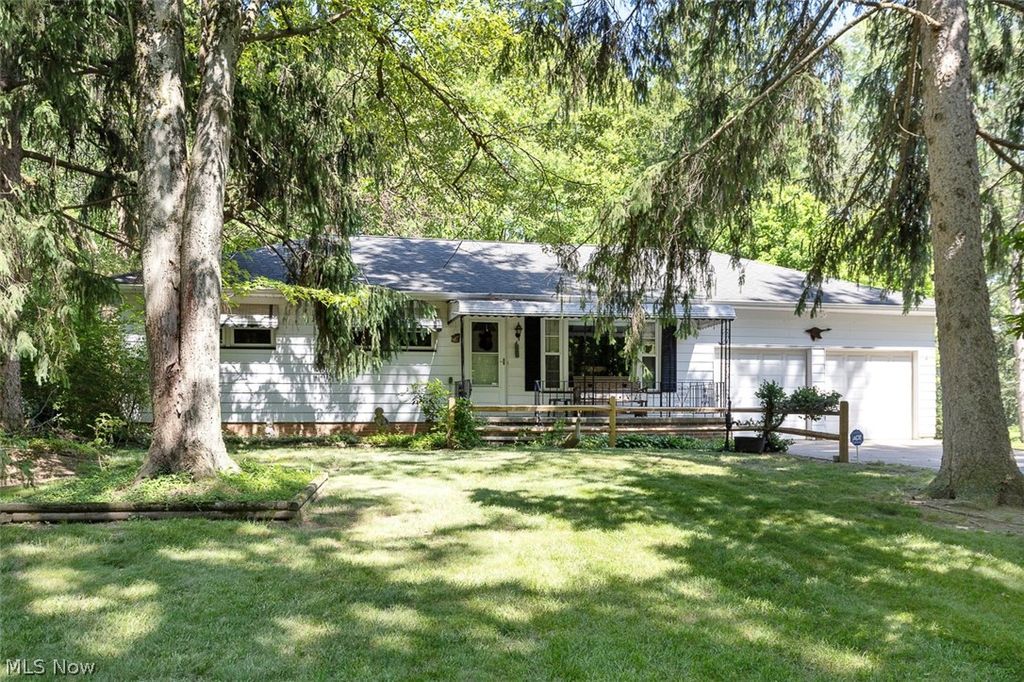 Photo of 7761 Big Creek Parkway, Middleburg Heights, OH 44130 (MLS # 5214805)