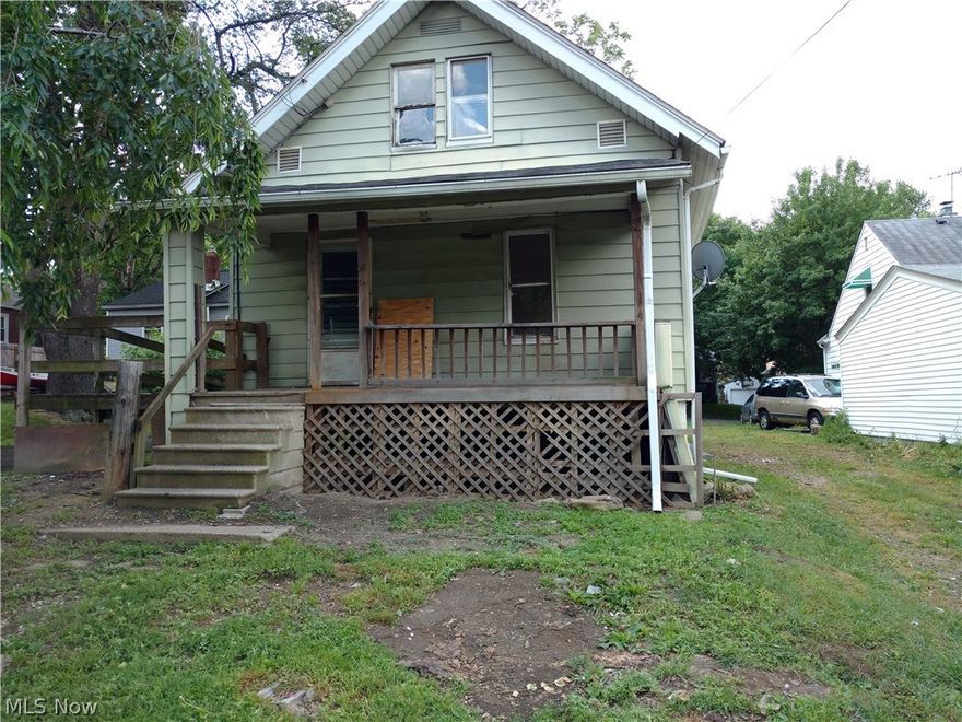 2 Bedroom Bungalow with first floor bath. Bonus room for office. Open floor plan. Detached one car garage.