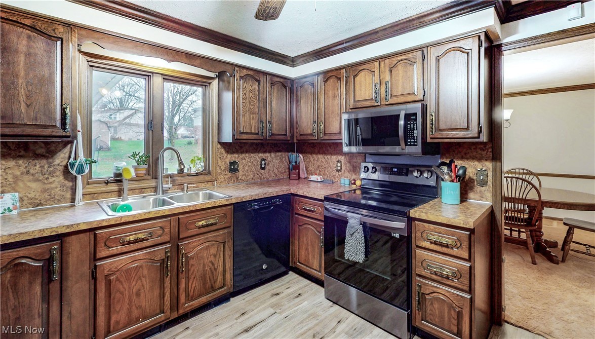 1243 Danbury Road, Canton, Ohio image 15