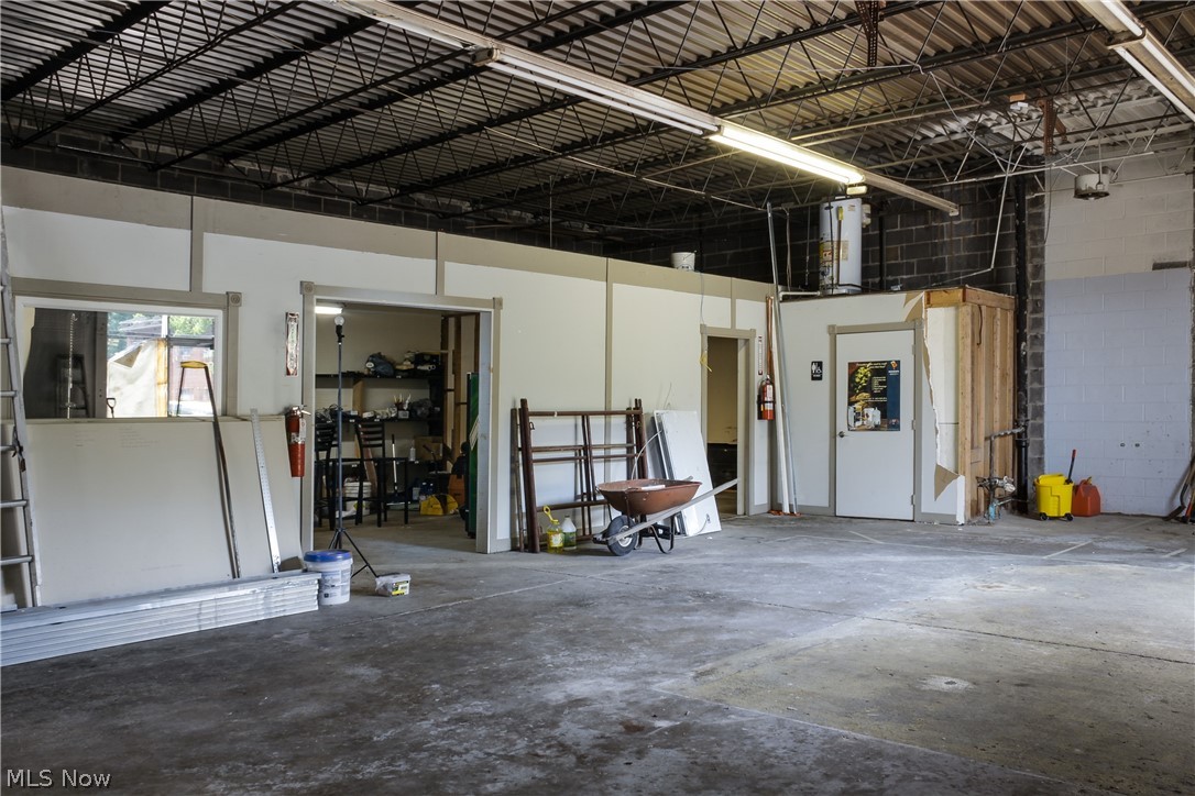 Ainsworths Add - Commercial Lease