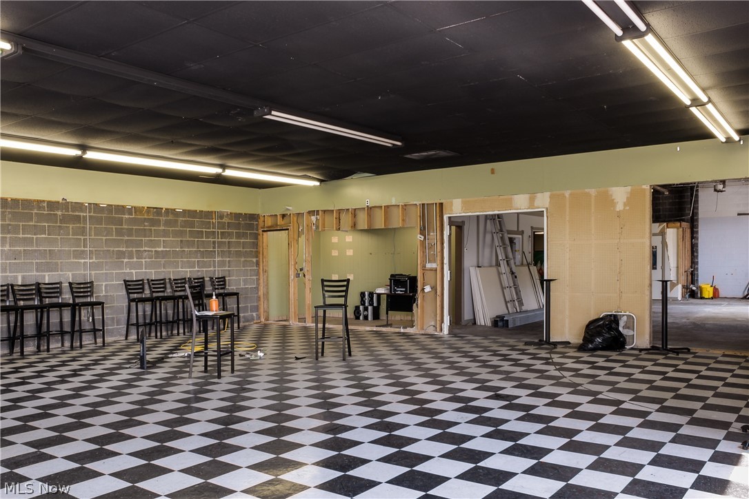 Ainsworths Add - Commercial Lease