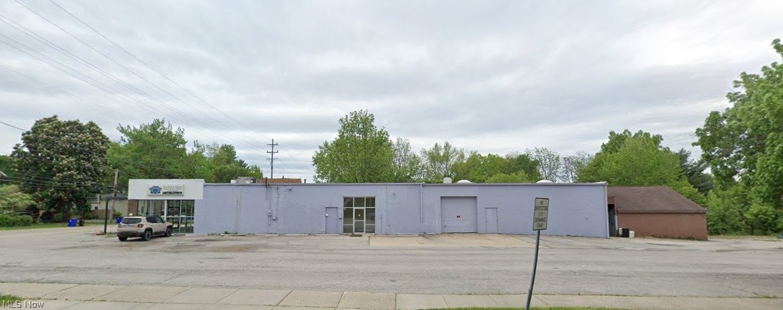 Ainsworths Add - Commercial Lease