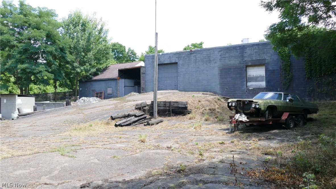 Ainsworths Add - Commercial Lease