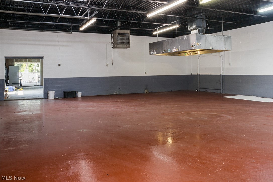 Ainsworths Add - Commercial Lease