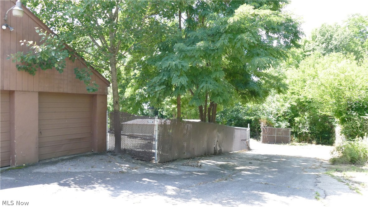 Ainsworths Add - Commercial Lease