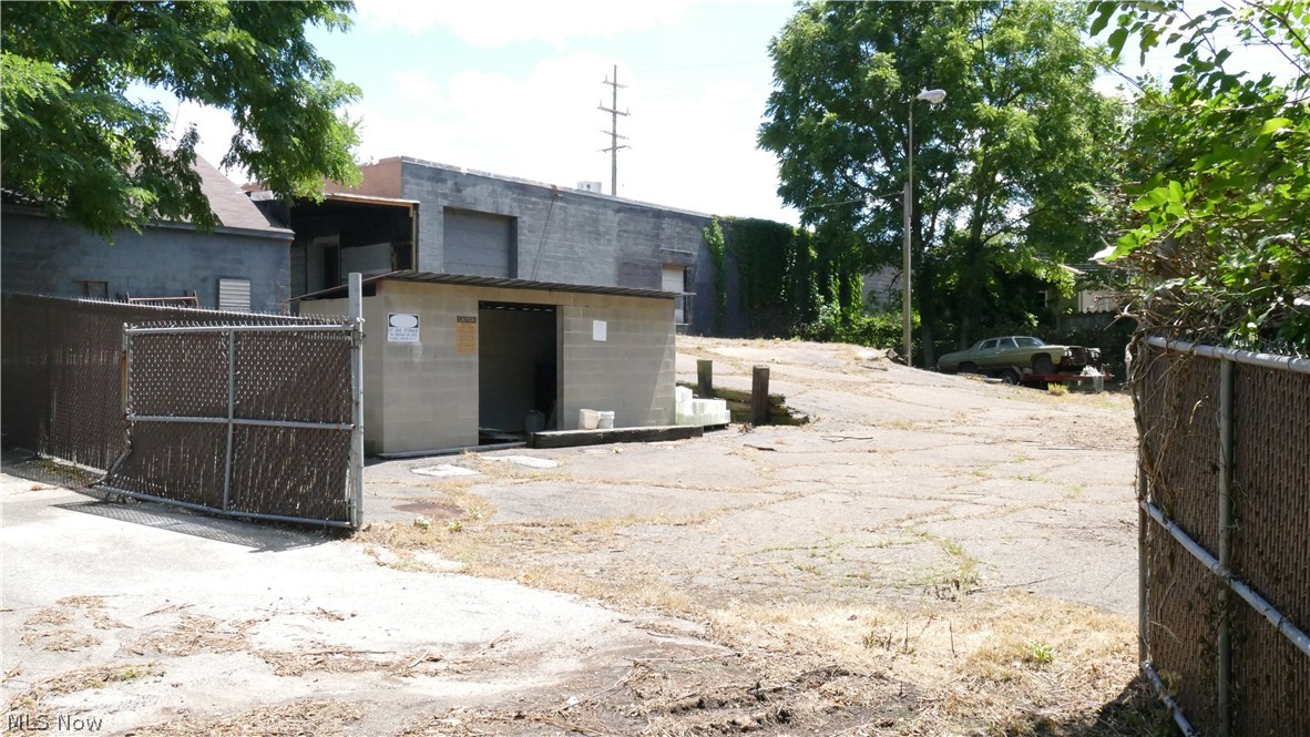 Ainsworths Add - Commercial Lease