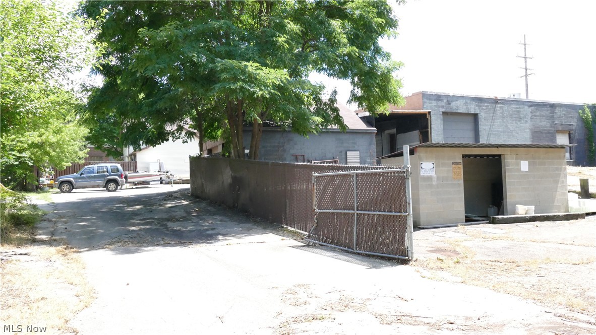 Ainsworths Add - Commercial Lease