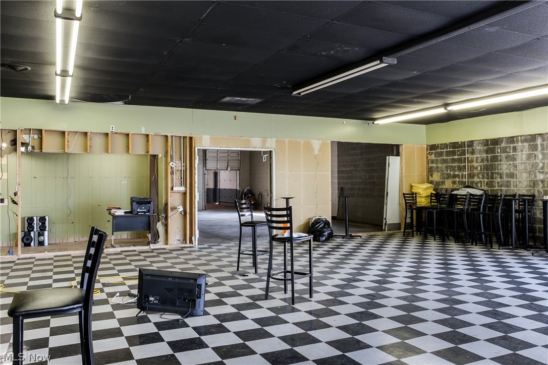 Ainsworths Add - Commercial Lease