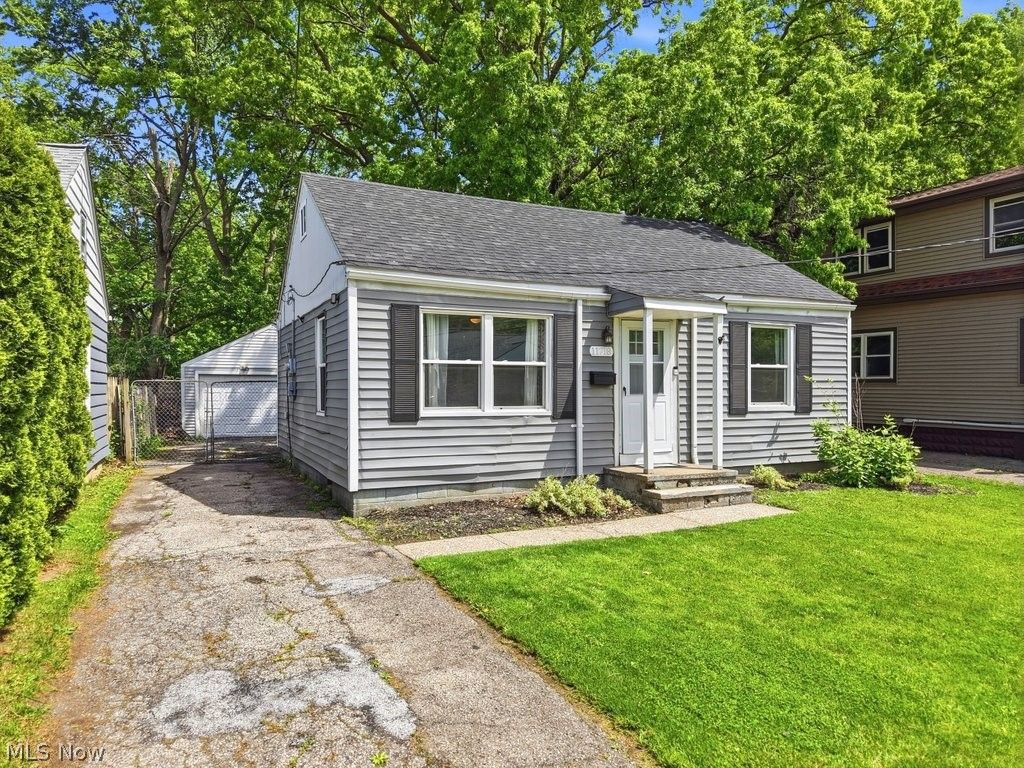 Photo of 11718 Kirton Avenue, Cleveland, OH 44135 (MLS # 5211914)